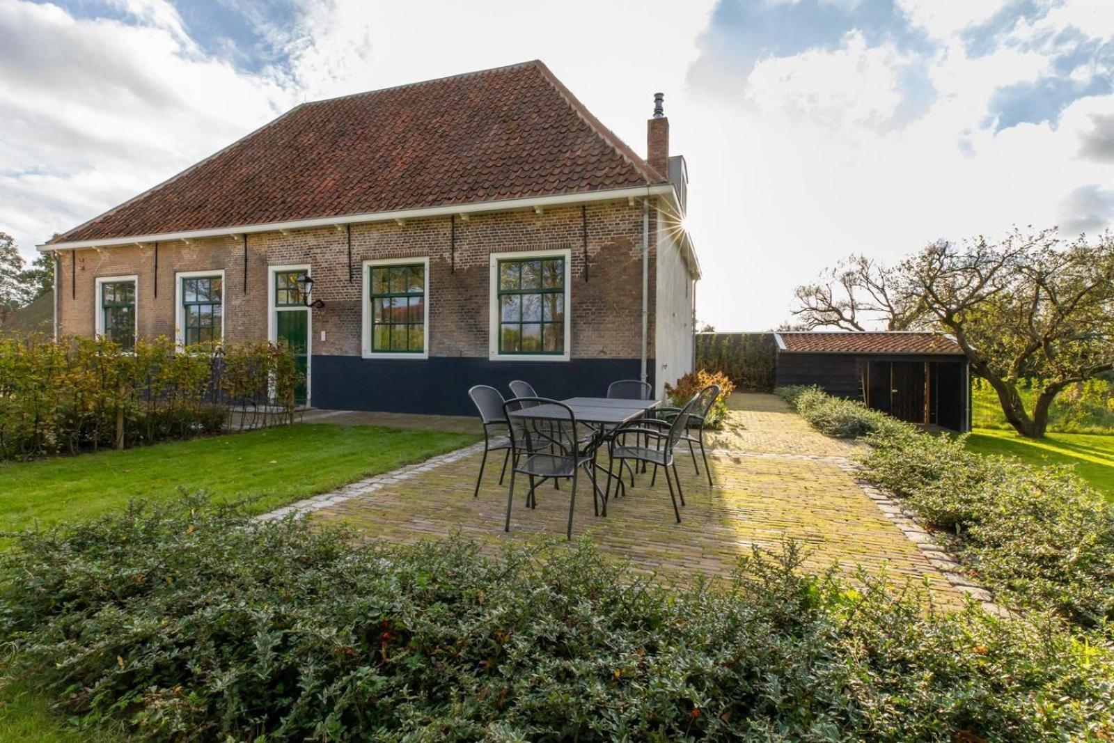 Vakantiehuis 'Boerderij Molenhof' - Stationsweg 5 | Heinkenszand Exterior foto
